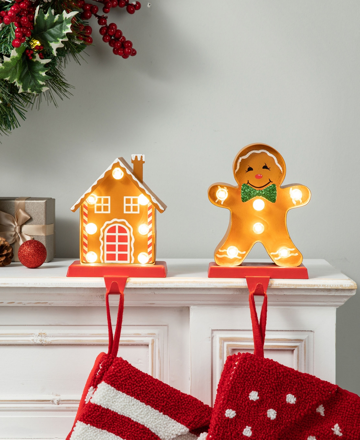 Glitzhome Marquee Led Gingerbread House Gingerbread Man Christmas Stocking Holder Set, 2 Piece
