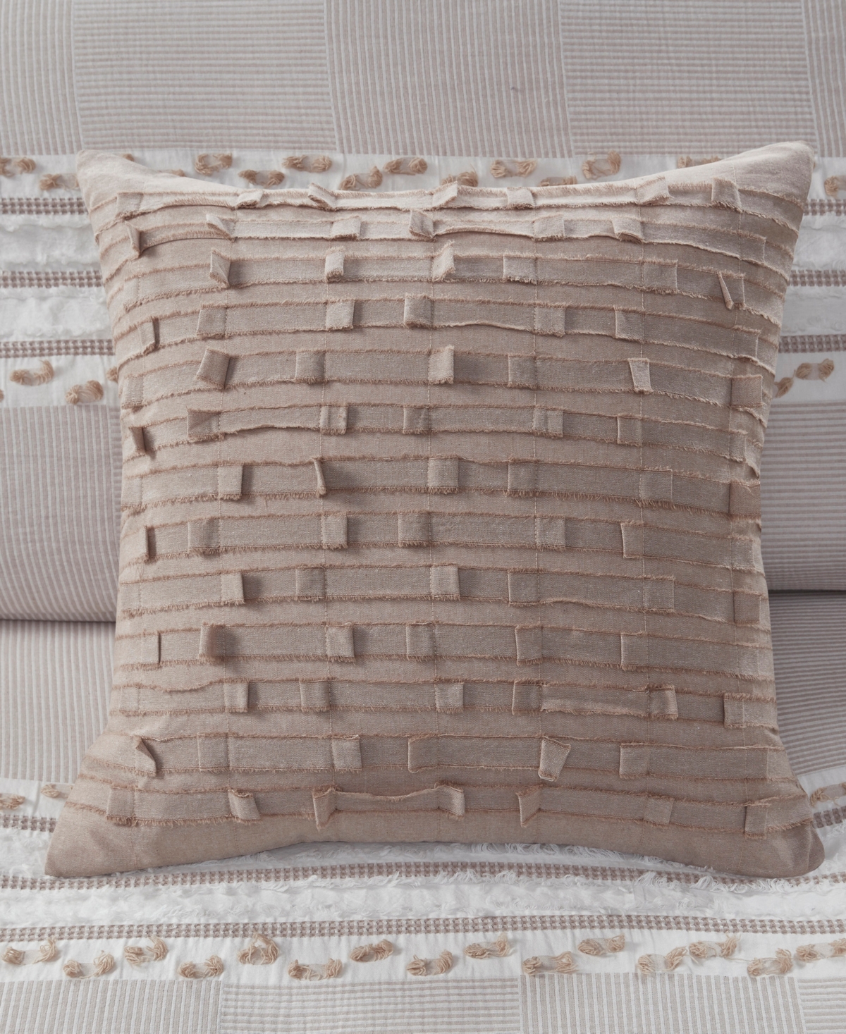 Ink+Ivy Kerala Pillow, x