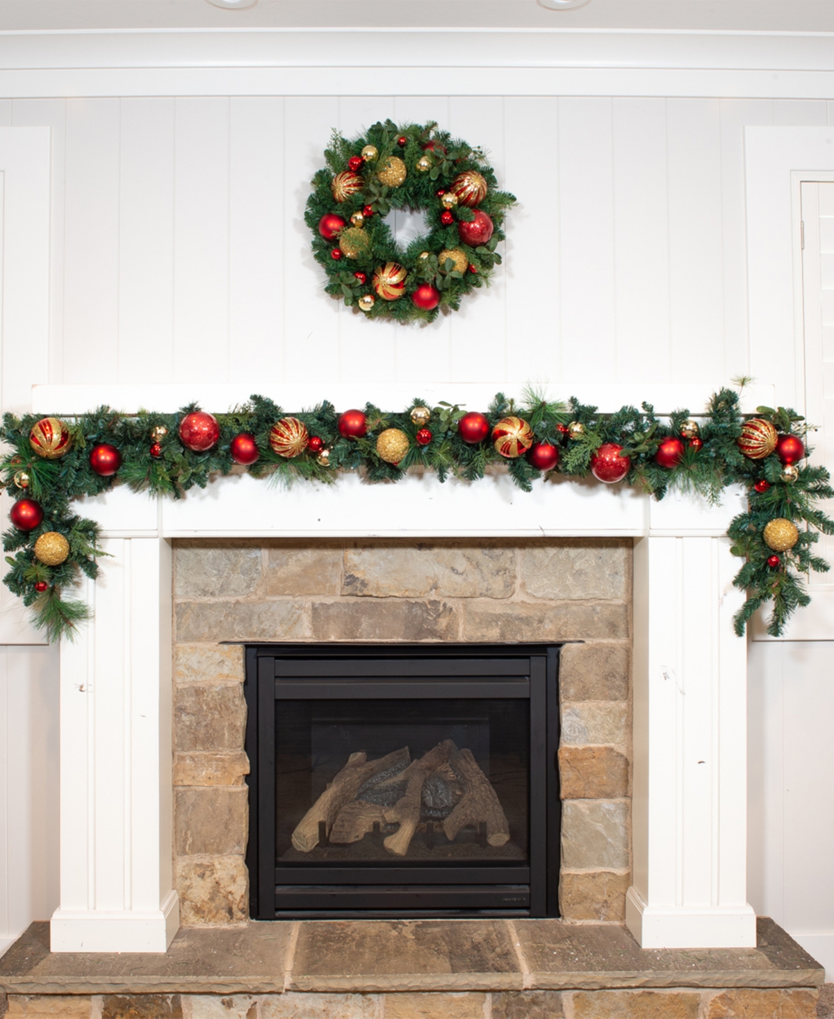 Village Lighting Artificial Christmas Garland with Lights, Christmas Classic