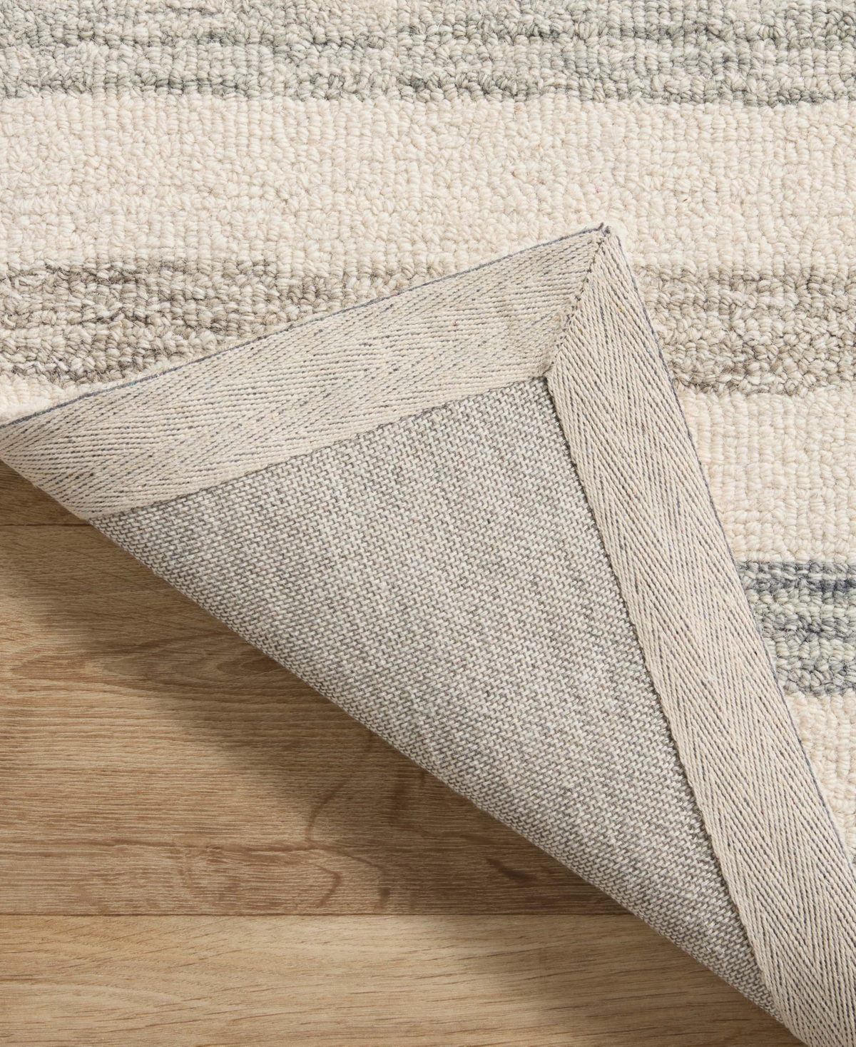 Chris Loves Julia Chris Chr-05 5' x 7'6" Area Rug