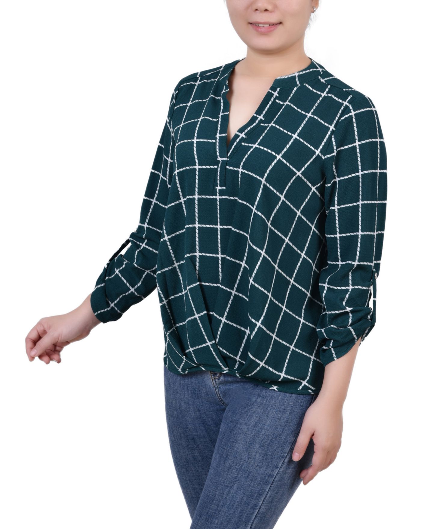 Женская блузка NY Collection Petite Size 3/4 Push Tab Mandarin Collar with Front Pleats, цвет: Зелёный с принтом — фото 3