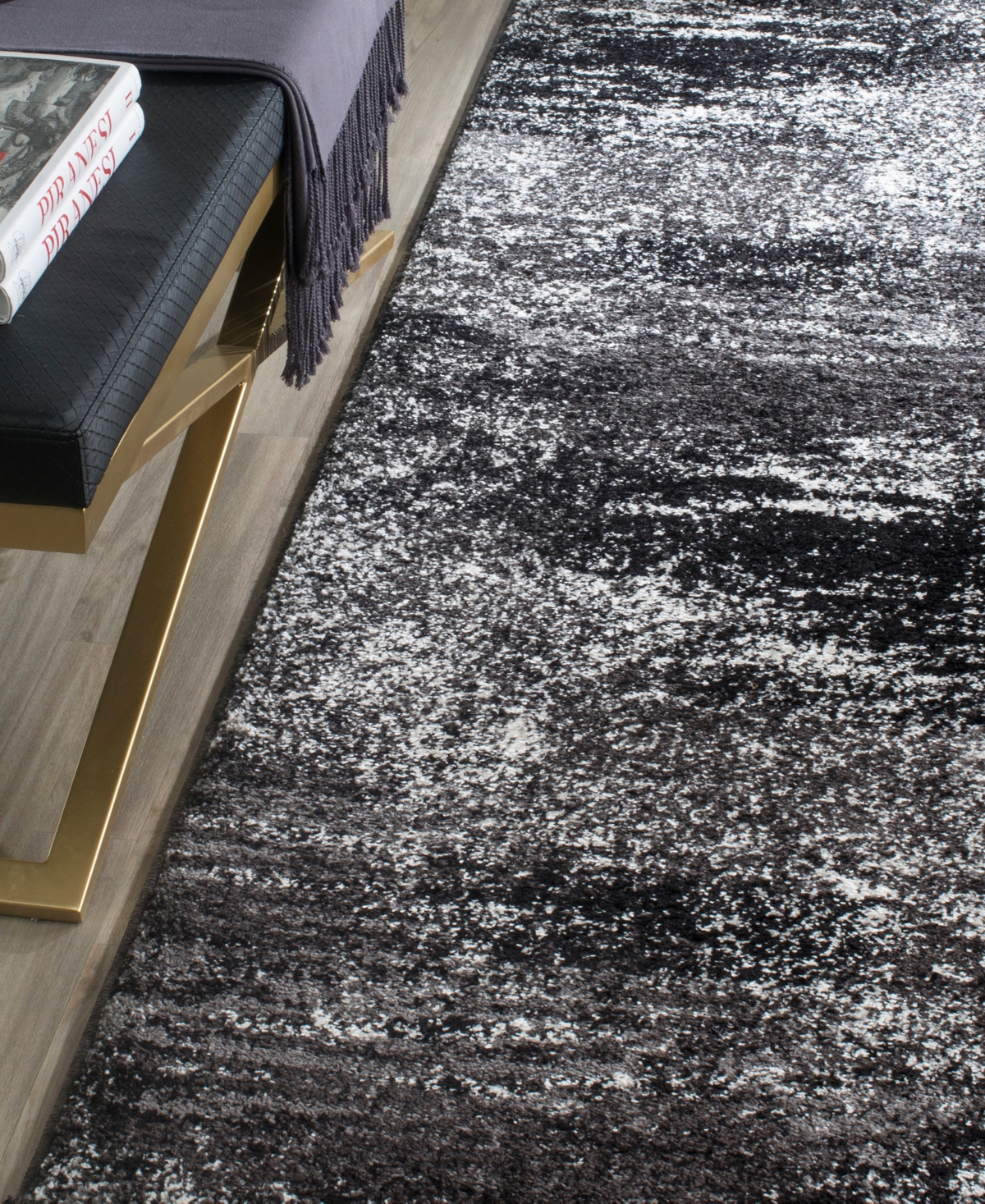 Safavieh Adirondack 112and Black Runner Area Rug - Silver