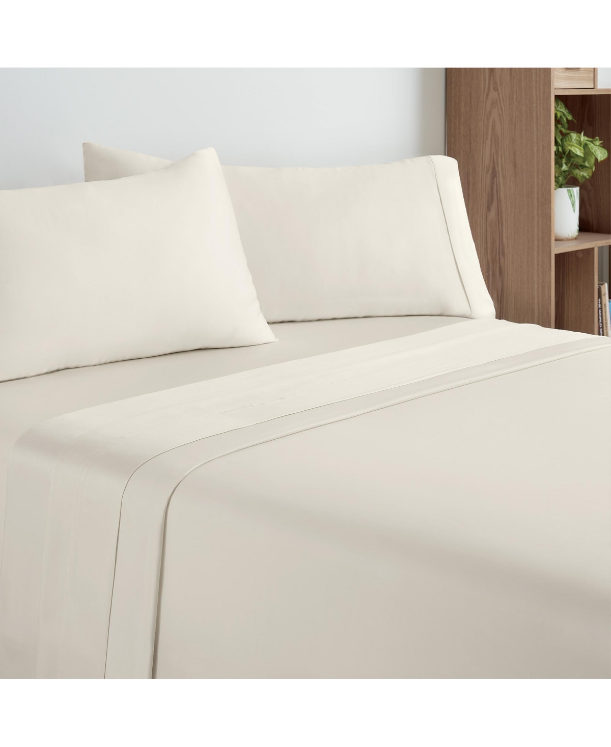 Aston and Arden Eucalyptus Tencel Sheet Set, 1 Flat Sheet, 1 Fitted Sheet, 2 Pillowcases, Ultra Soft Fabric, Breathable and Cooling, Eco-Friendly