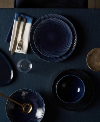 Arc Dinnerware Collection