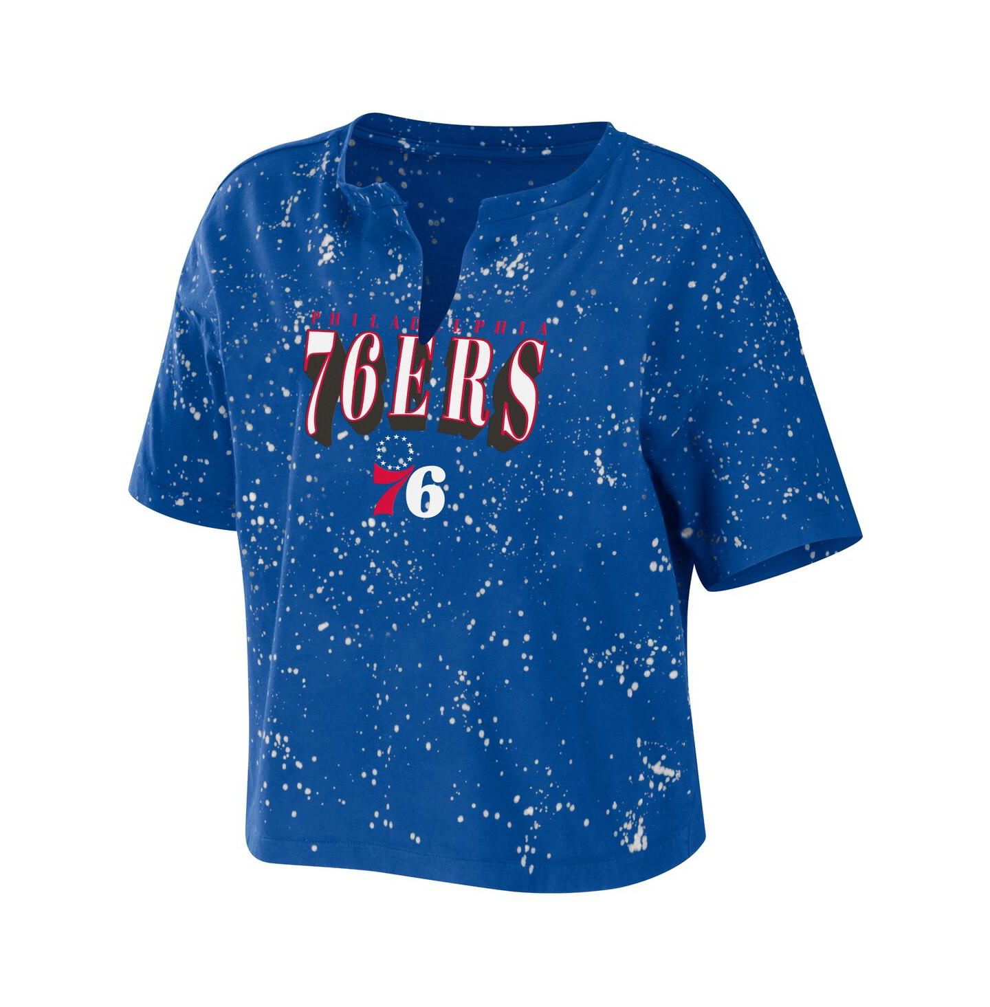 Женская футболка WEAR by Erin Andrews Royal Philadelphia 76ers Bleach Splatter Notch Neck — фото 3