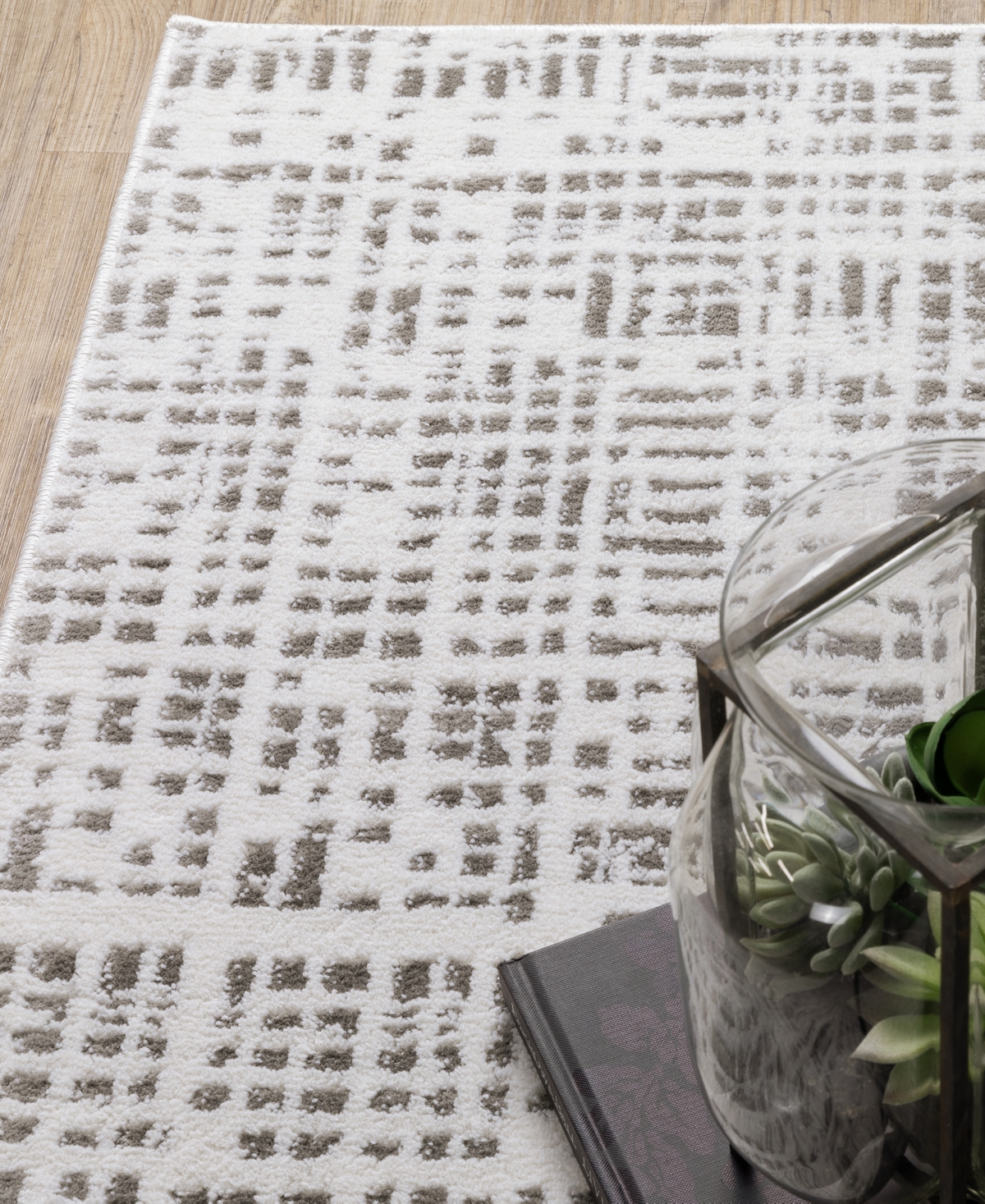 Jhb Design Montecito 5150w 5'3" X 7'6" Area Rug In White,gray