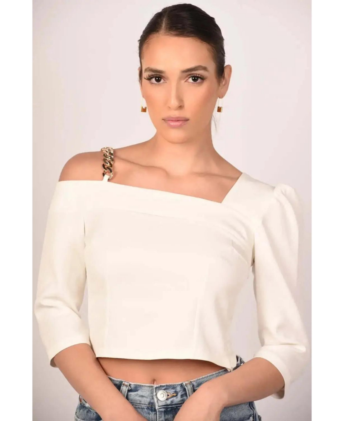 Akalia Alessia Cropped Blouse In White