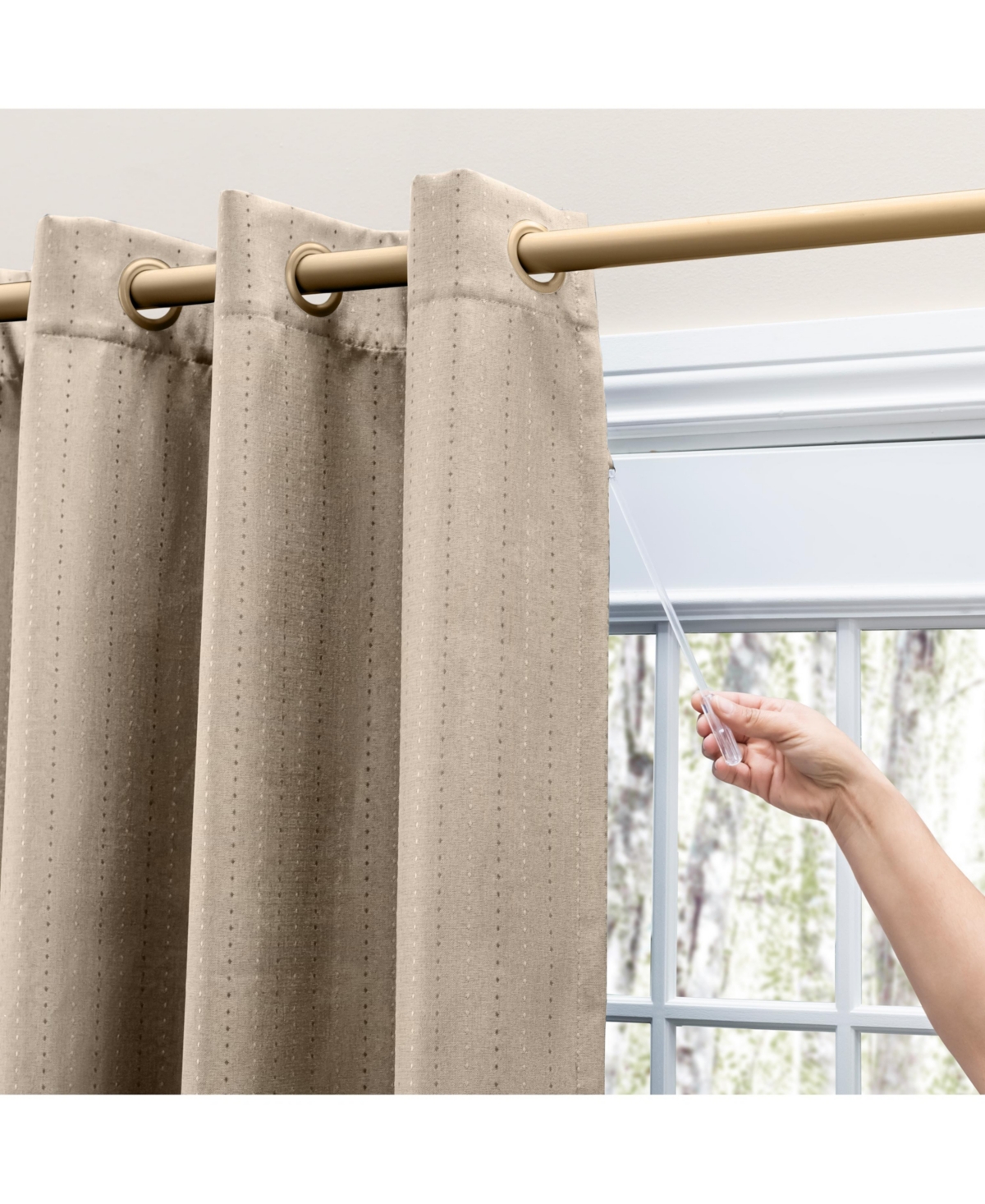 Ricardo Grand Pointe Grommet Curtain Panel w/Wand 54