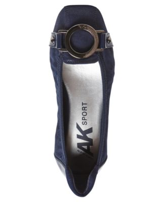 Women's Umeko Snip Toe Ballet Flats