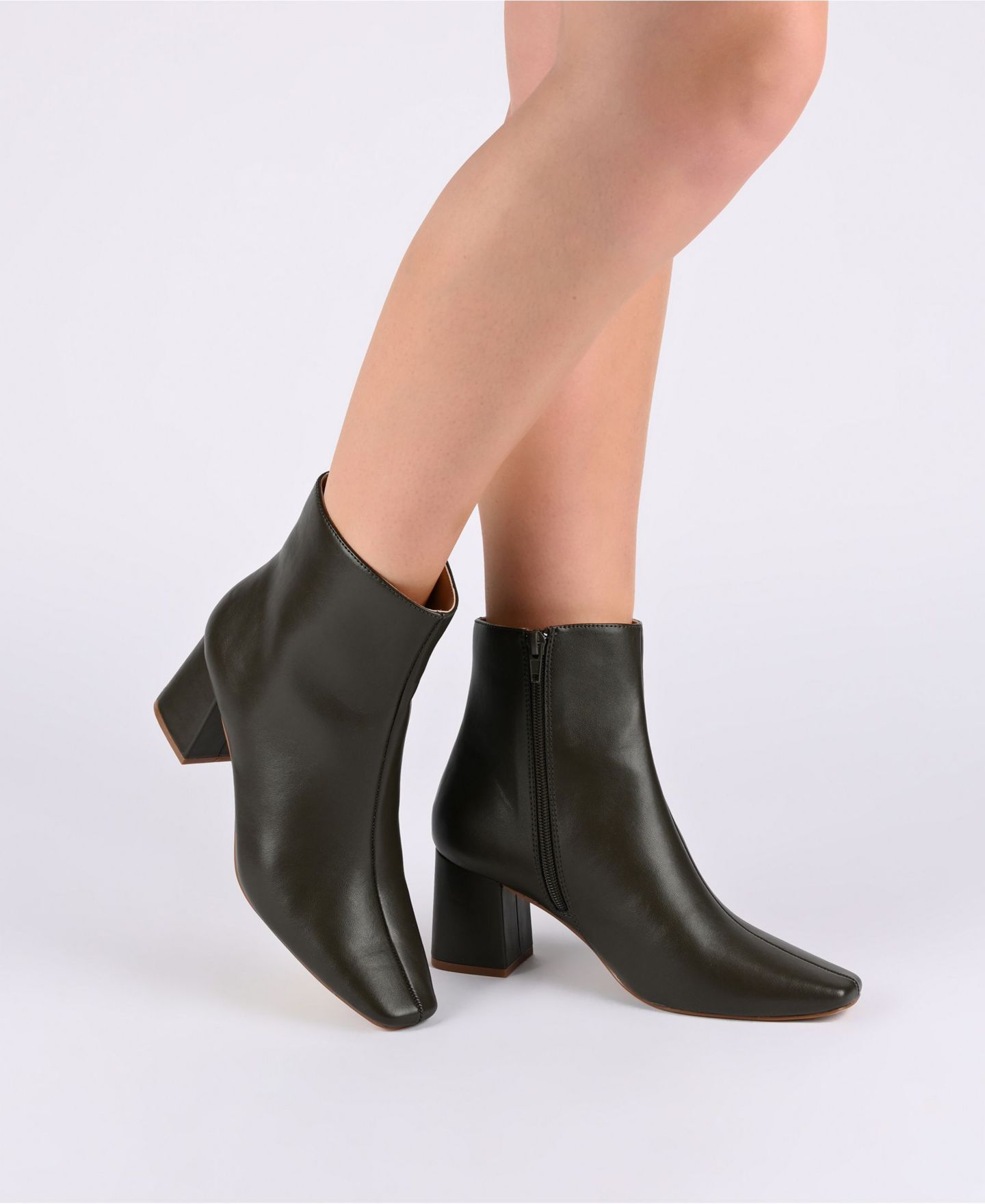 Женские ботинки Journee Collection Haylinn Block Heel Dress Booties, цвет: Чёрный — фото 6