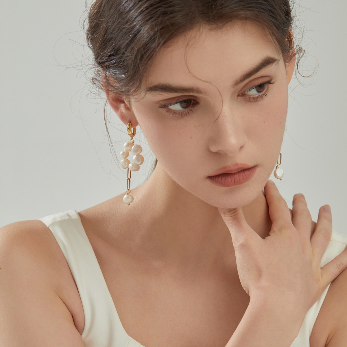 Joey Baby 18k Gold Plated Huggies and Paper Chain with Freshwater Pearls - Kiki Earrings For Women