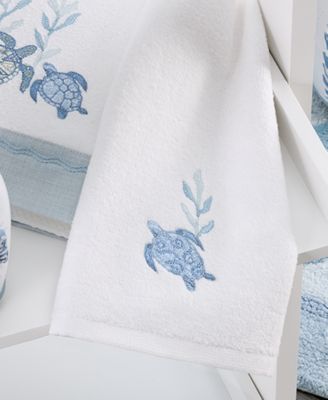 Caicos Sea Turtles Cotton Fingertip Towel, 11" x 18"