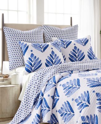 Vintage-Like Blossom Reversible 3-Pc. Quilt Set, King/California King