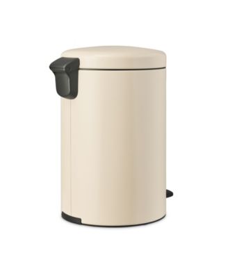 New Icon Step on Trash Can, 5.3 Gallon, 20 Liter