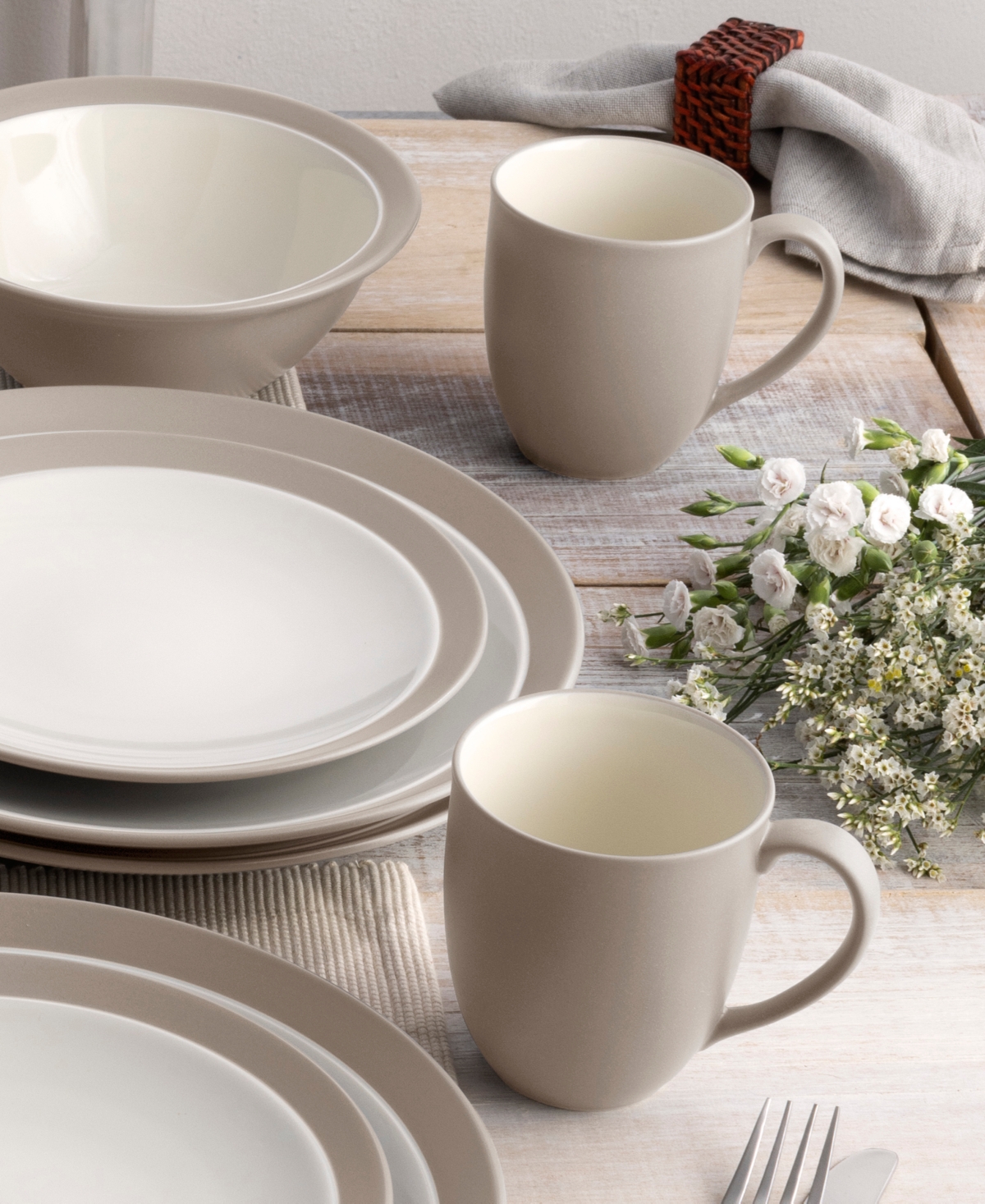 NORITAKE COLORWAVE CURVE 16 PC. DINNERWARE SET, SERVICE FOR 4 