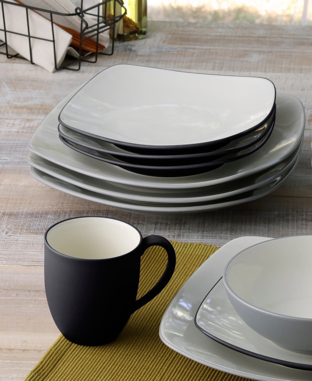 Noritake Colorwave Square Mixed 16 Pc Set, Service for 4