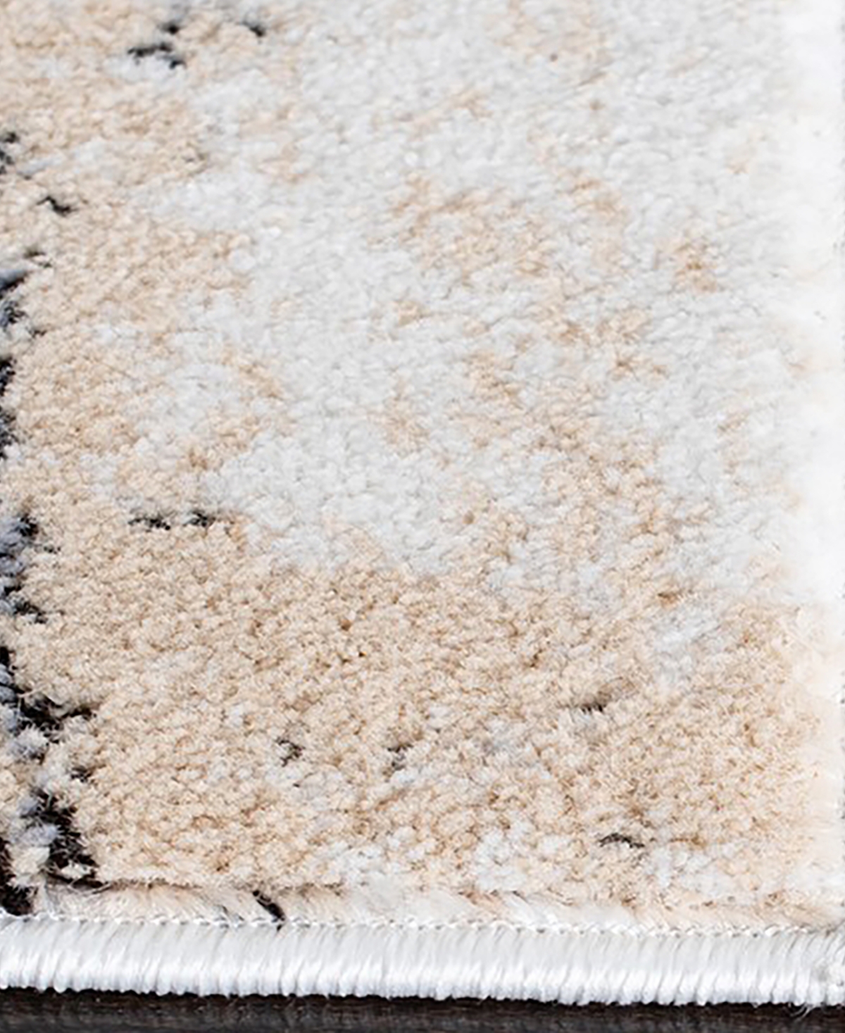 Safavieh Amelia ALA777 3' x 3' Area Rug - Gold
