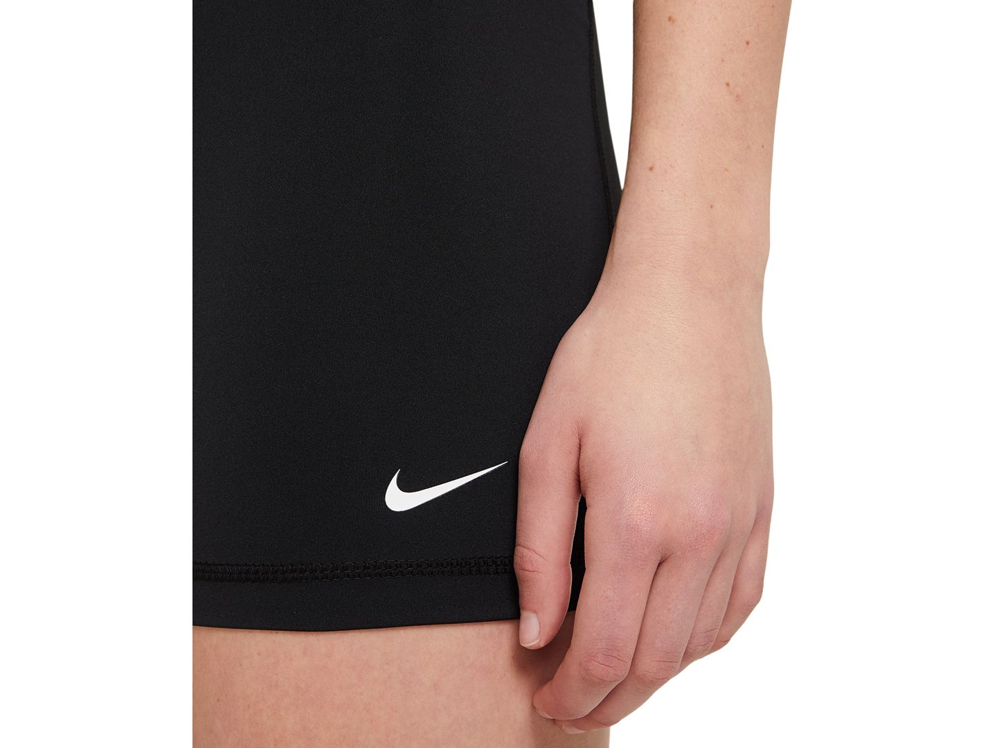 Женские шорты Nike Pro 365 5" Shorts, цвет: Чёрный / Белый — фото 4