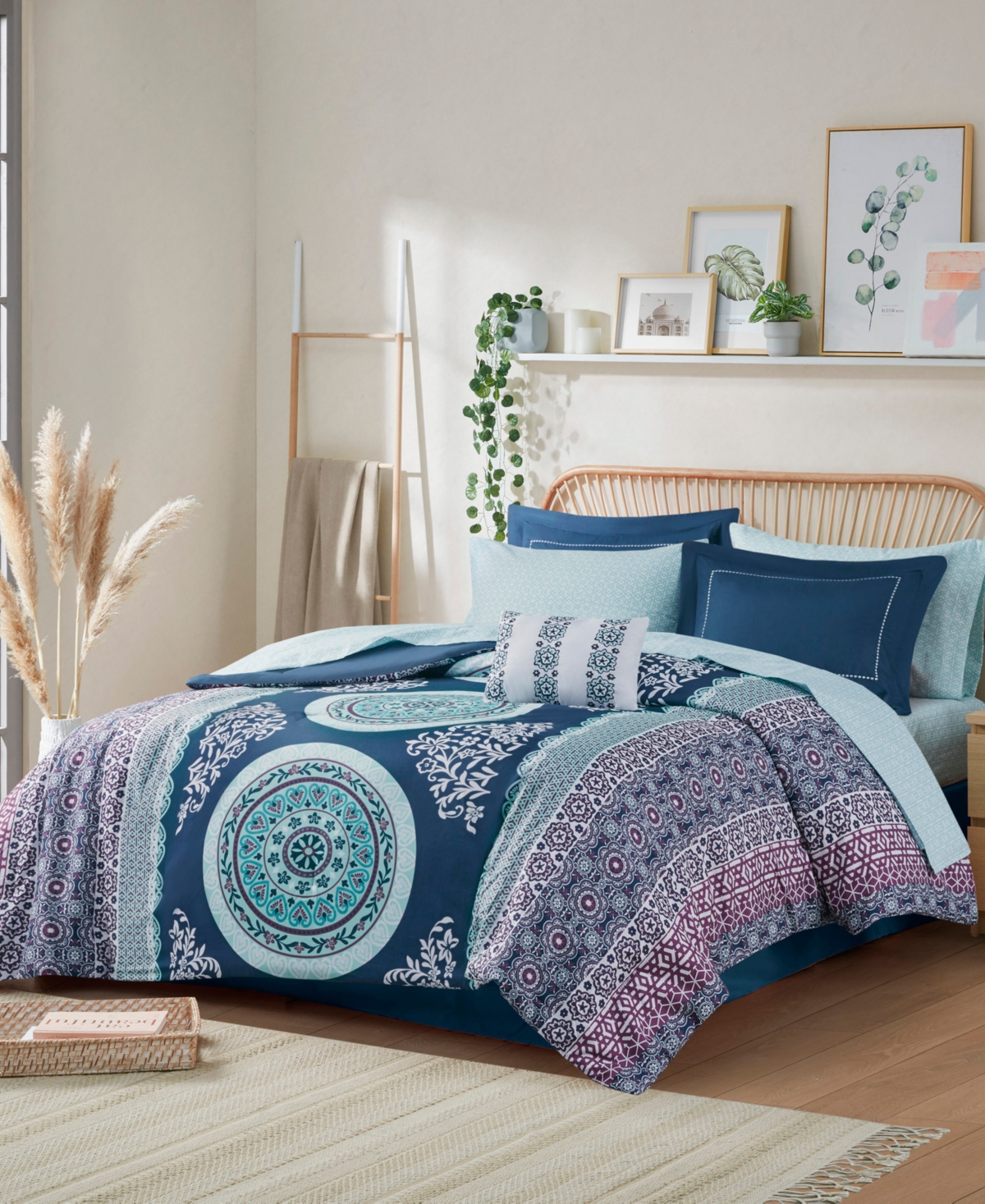Intelligent Design Loretta -Pc. Comforter Set