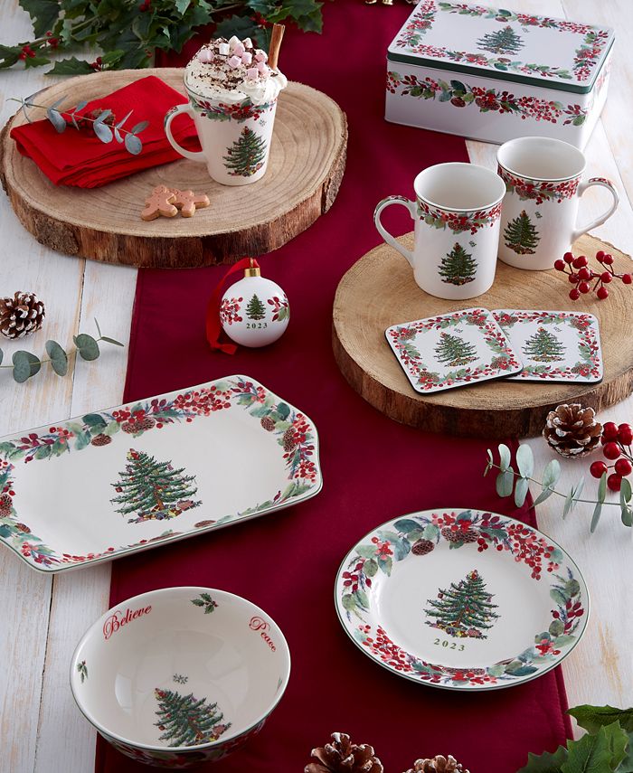 Spode Christmas Tree 2023 Annual 4pc Mug and Spoon Set, Christmas Mugs -  Microwave & Dishwasher Safe, Cute Coffee Mugs, Porcelain Coffee Cup &  Spoon