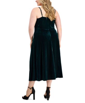 green emerald velvet dress L I V D Plus Size Raffi Empire Waist Pocket Maxi Dress main image 1
