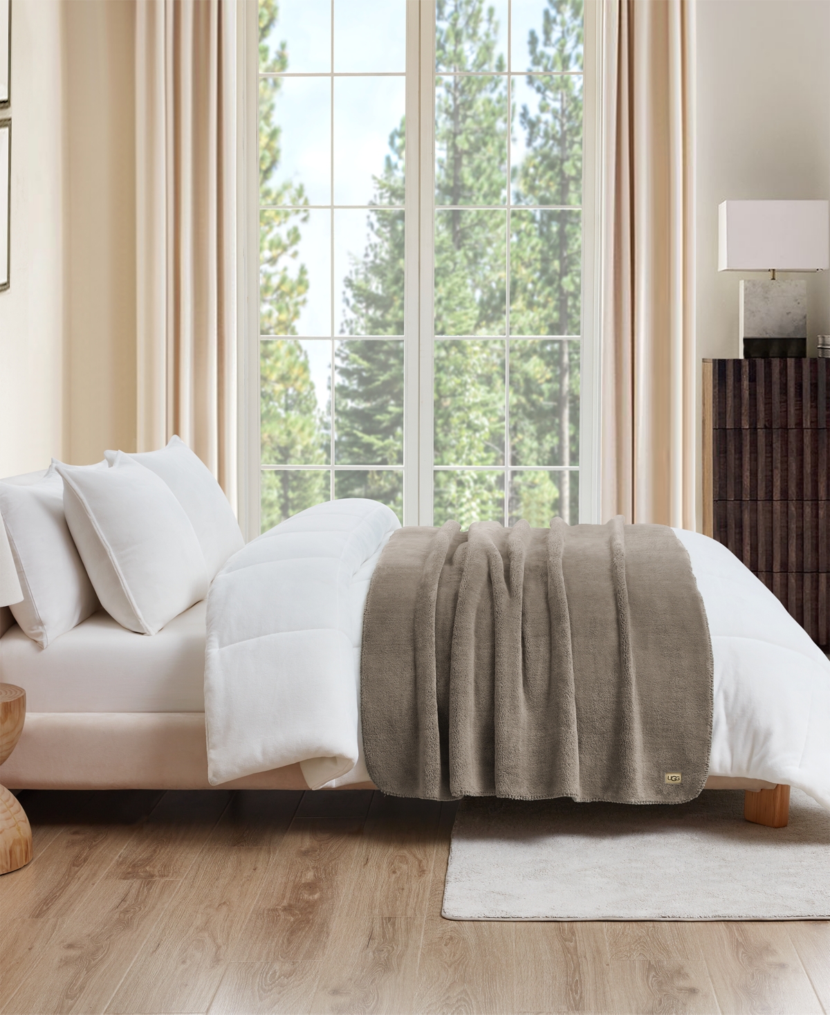 Ugg Saige Plush Throw, 50" X 70" In Cinder