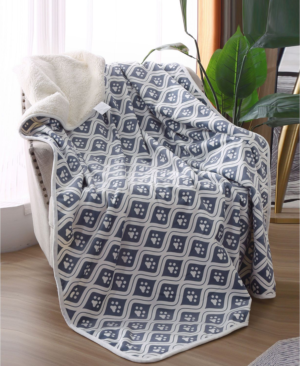 Advanced Water Resistant Pets Print Comfort Throw, 50" x 60"