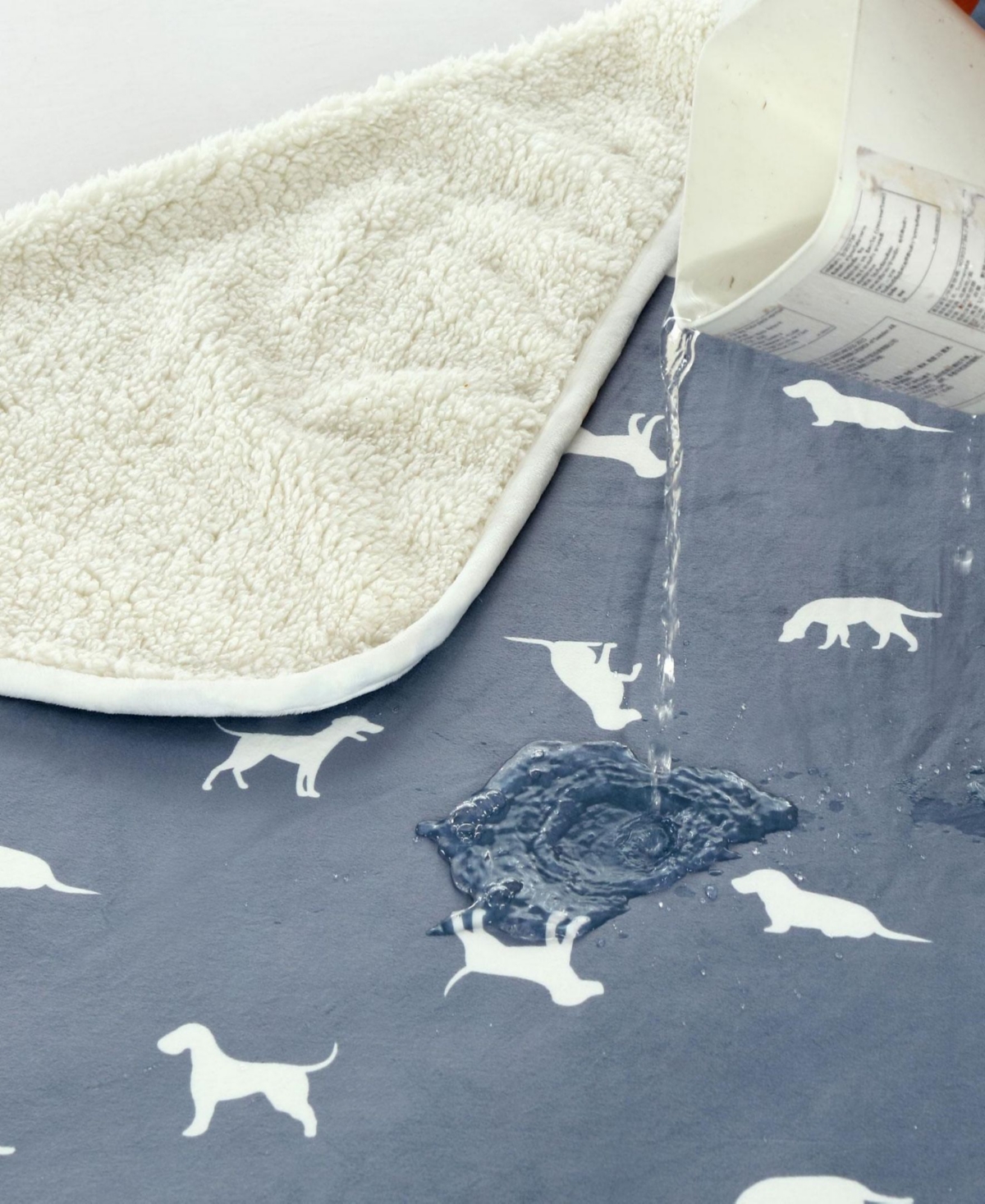 Happycare Textiles Advanced Water Resistant Pets Print Comfort Throw, 50
