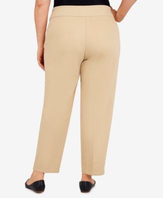 Plus Size  Women's Super Stretch Mid- Rise Short Length Pant