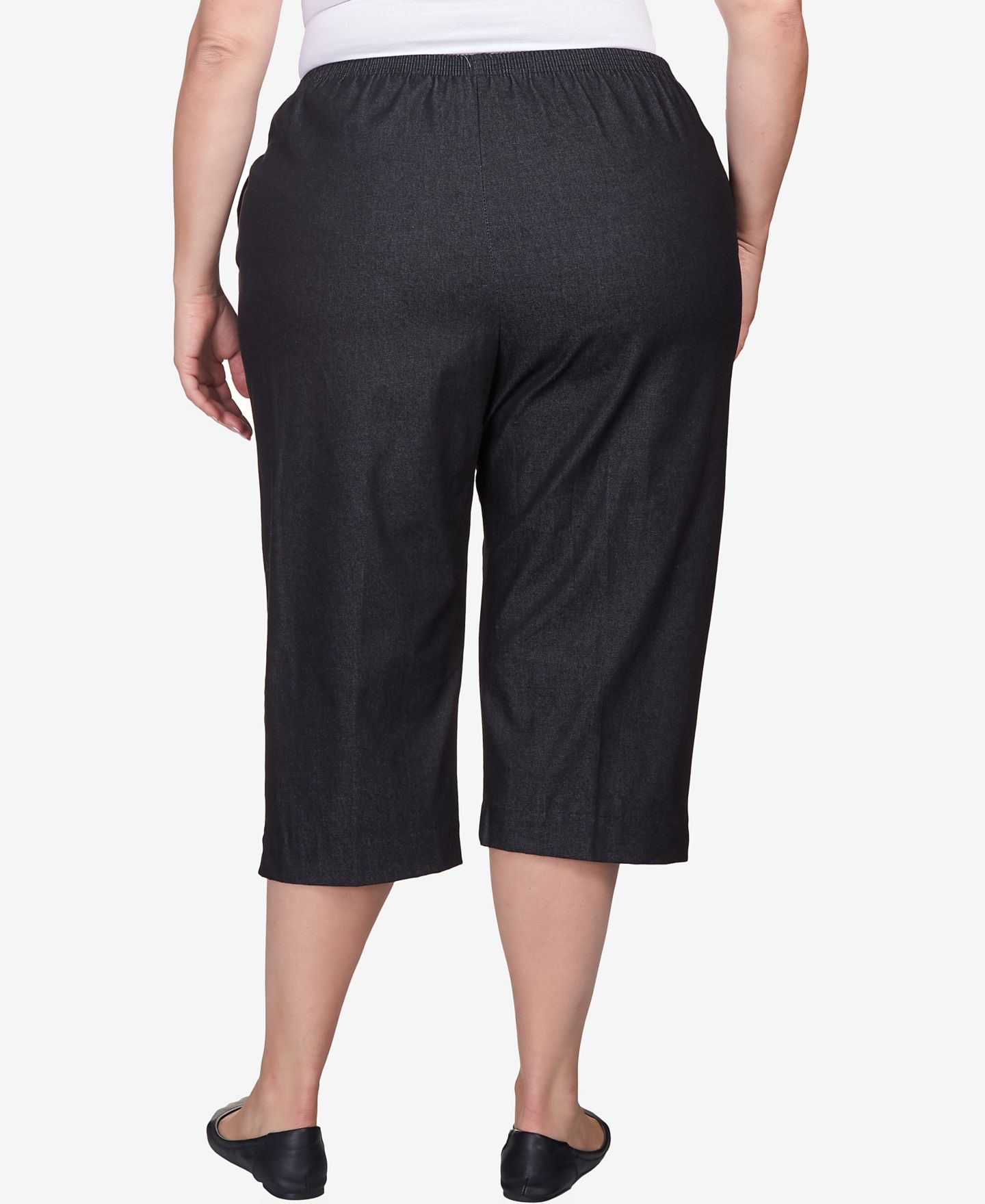 Женские брюки Alfred Dunner Plus Size Classic Relaxed Fit Denim Capri, цвет: Чёрный — фото 2