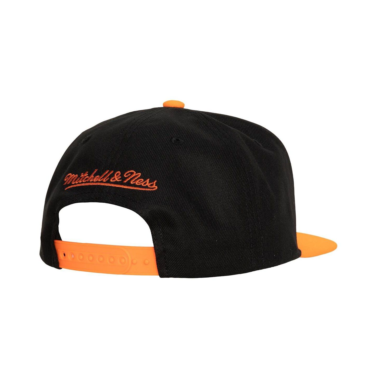Мужская кепка Mitchell & Ness Black Anaheim Ducks Core Team Ground 2.0 Snapback Hat — фото 3