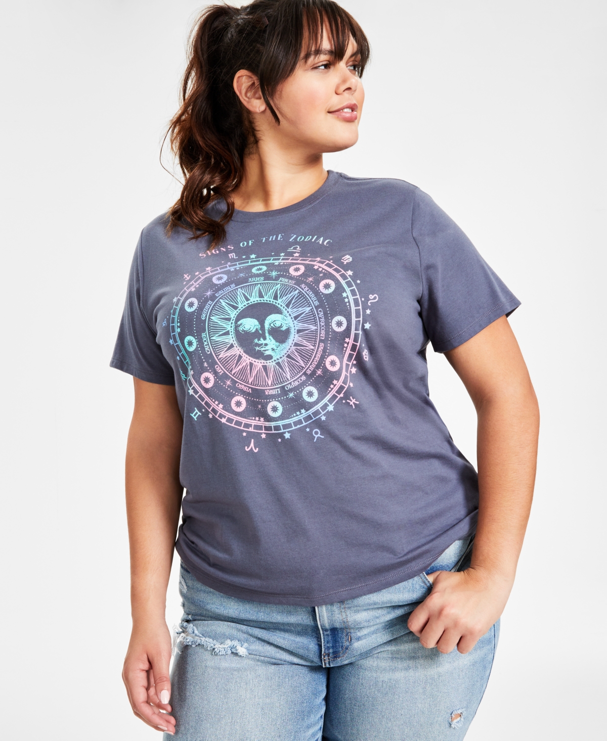 Trendy Plus Black Sun Zodiac Graphic Print T-Shirt - Turbulence