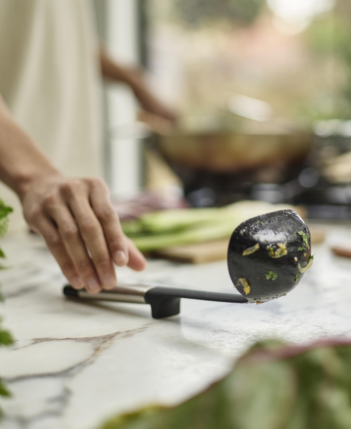 Joseph Joseph Elevate Silicone Ladle With Integrated Tool Rest In Black