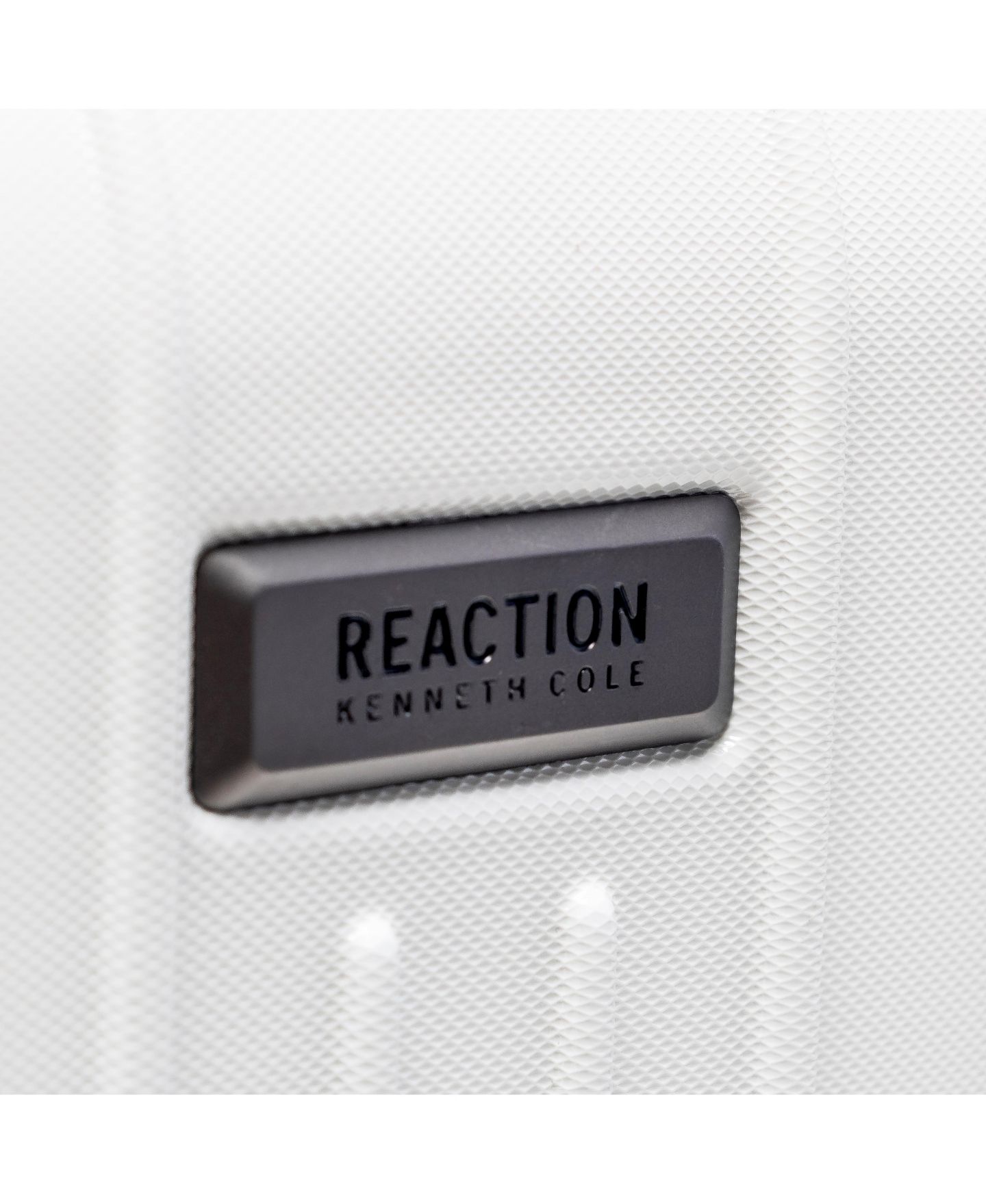 Чемодан Kenneth Cole Reaction Flying Axis 20" Hardside Expandable Carry-on Luggage, цвет: Кокосовый белый — фото 10