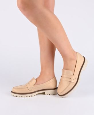 Journee Womens Kenly Medium and Wide Width Slip On Round Toe Loafer