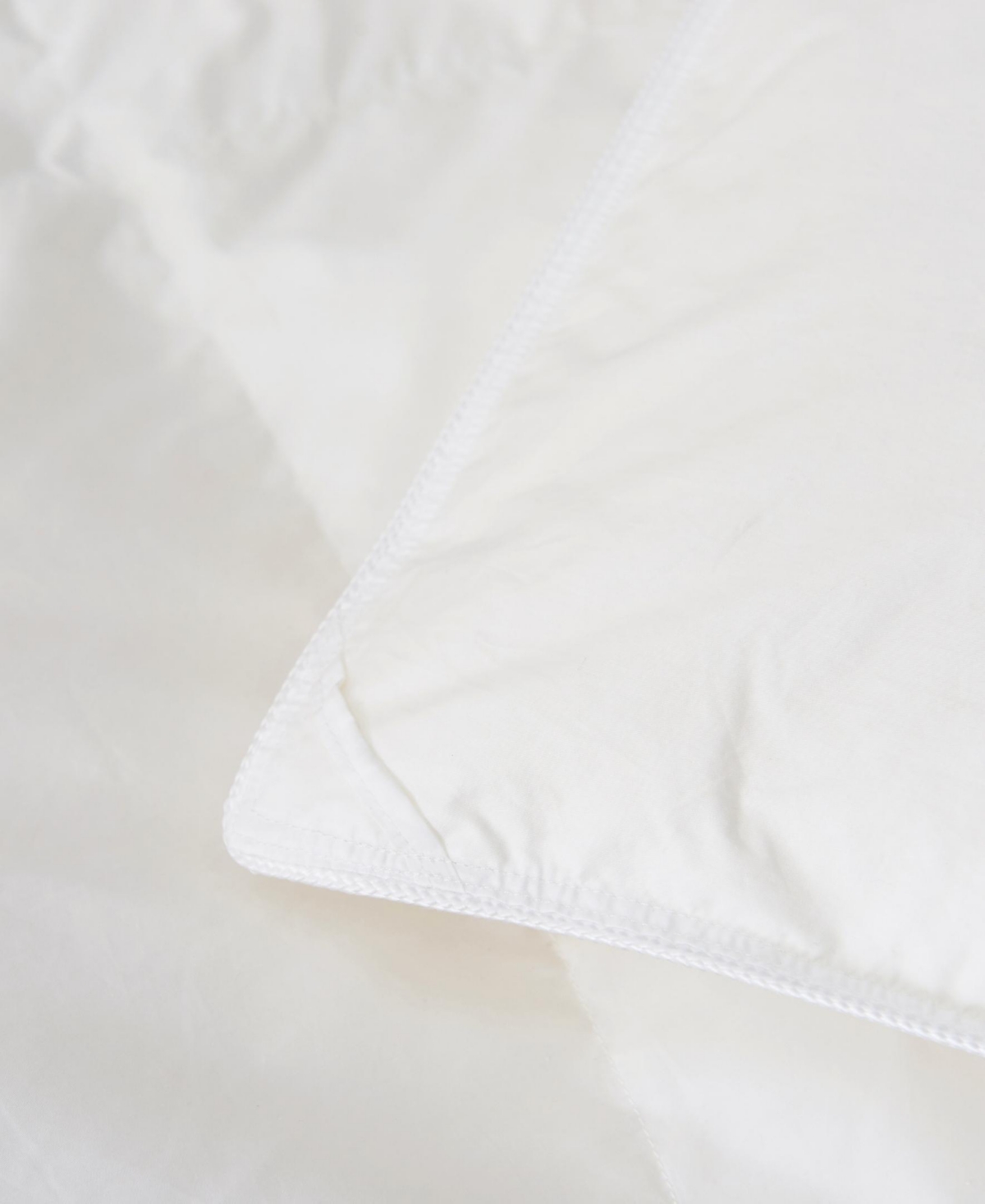Royal Elite 850 Plus Fill Power Ultra Warmth Luxurious Canadian Hutterite Goose Down Comforter, Queen In White
