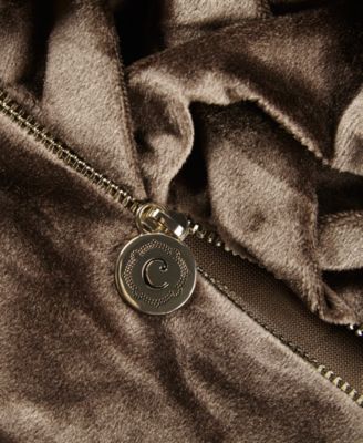 Winchester Decorative Pillow, 20" x 20"