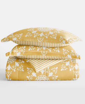 Ultra Soft Daisy Medallion Reversible 3- Pc. Comforter Set, Queen