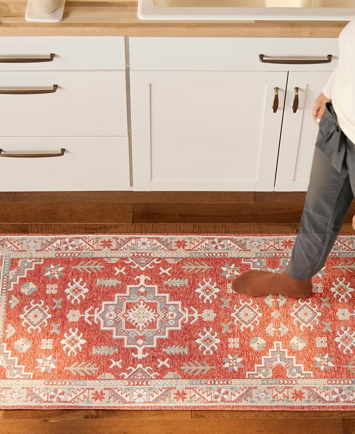 Town & Country Living Luxe Livie Everwash Kitchen Mat 27592 6' Area Rug - Gray