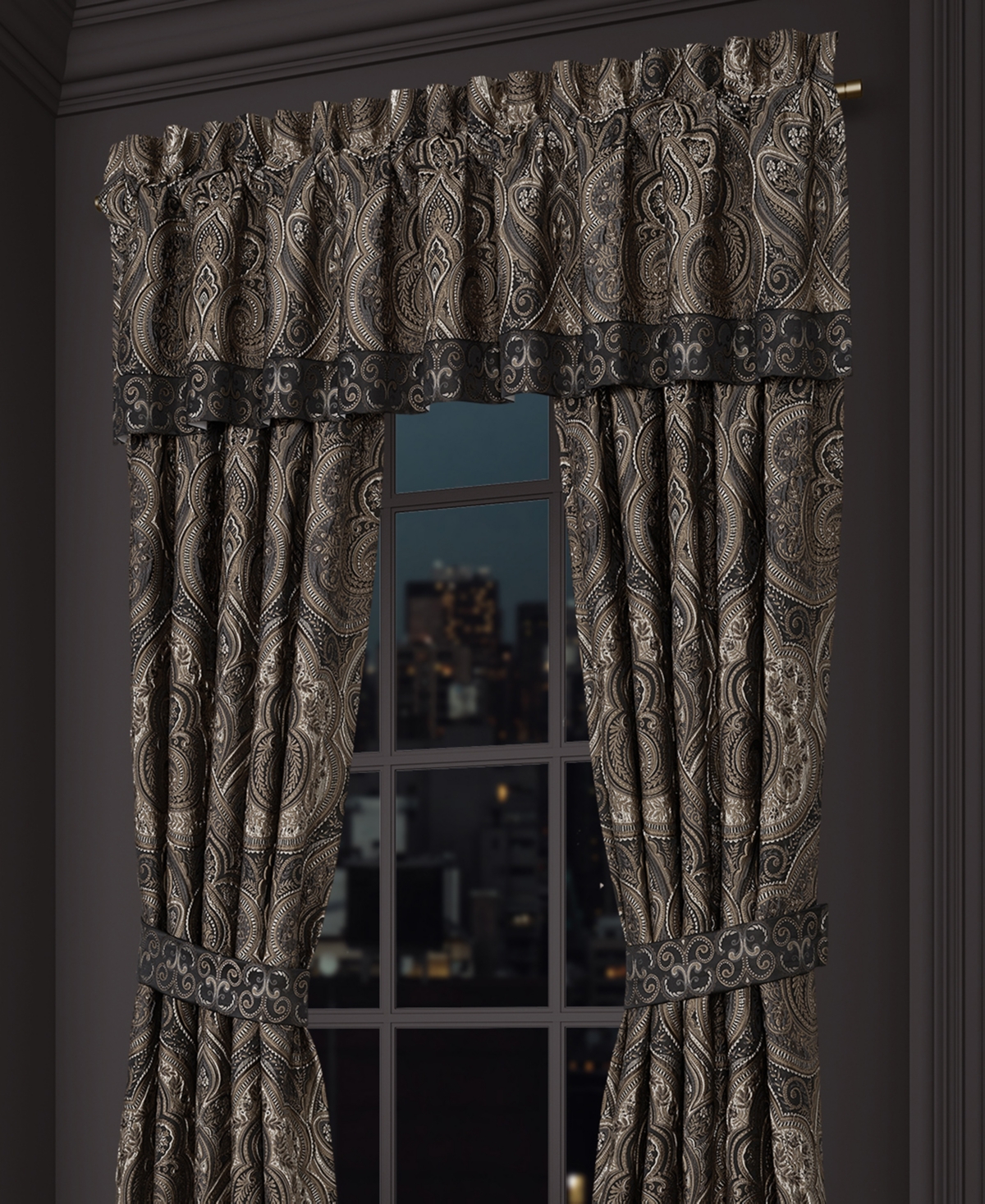 J Queen New York Cipriana 84