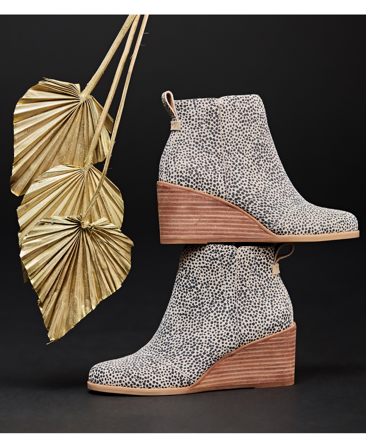 Toms Women's Clare Suede Slip On Wedge Booties