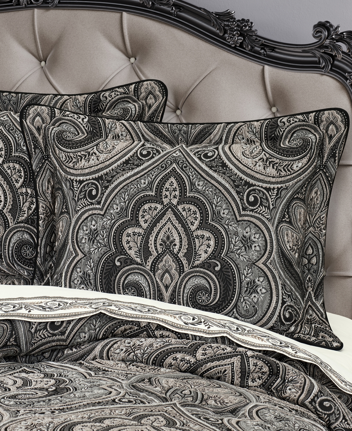 Five Queens Court Davinci 4 Pc Comforter Set, Queen In Black