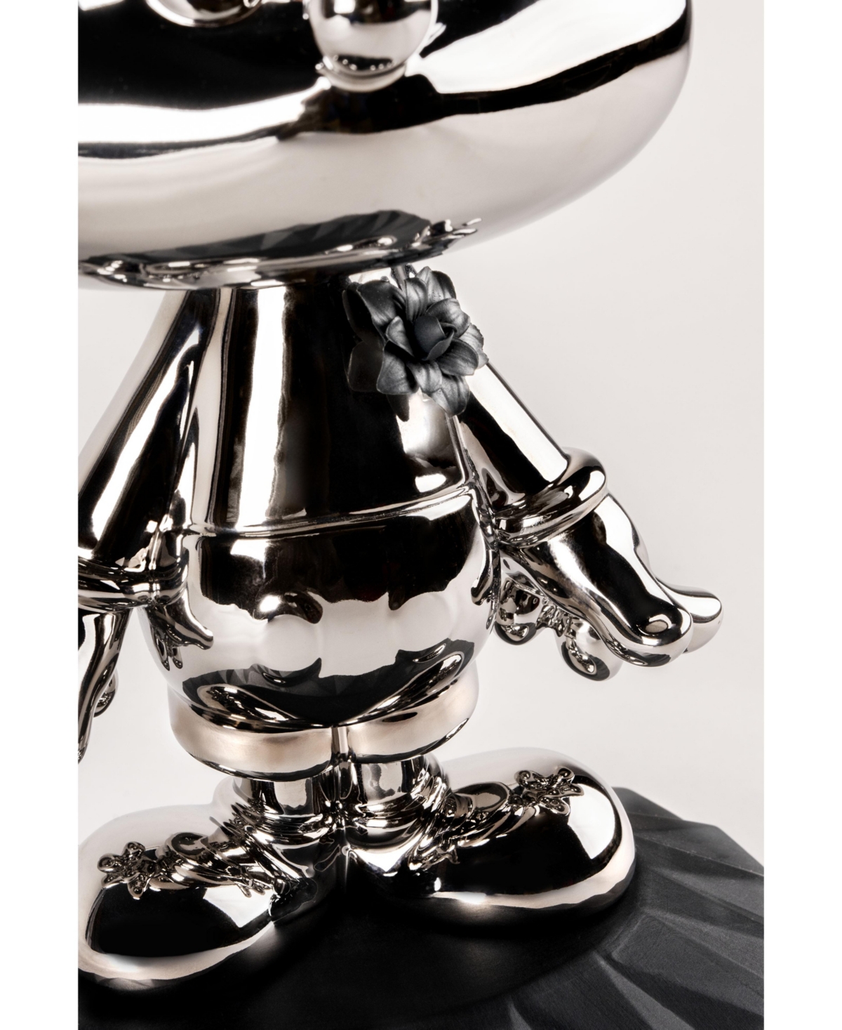 Lladrò Mickey Mouse Platinum Sculpture In Multi