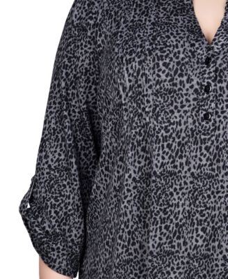 Plus Size 3/4 Roll Sleeve Top