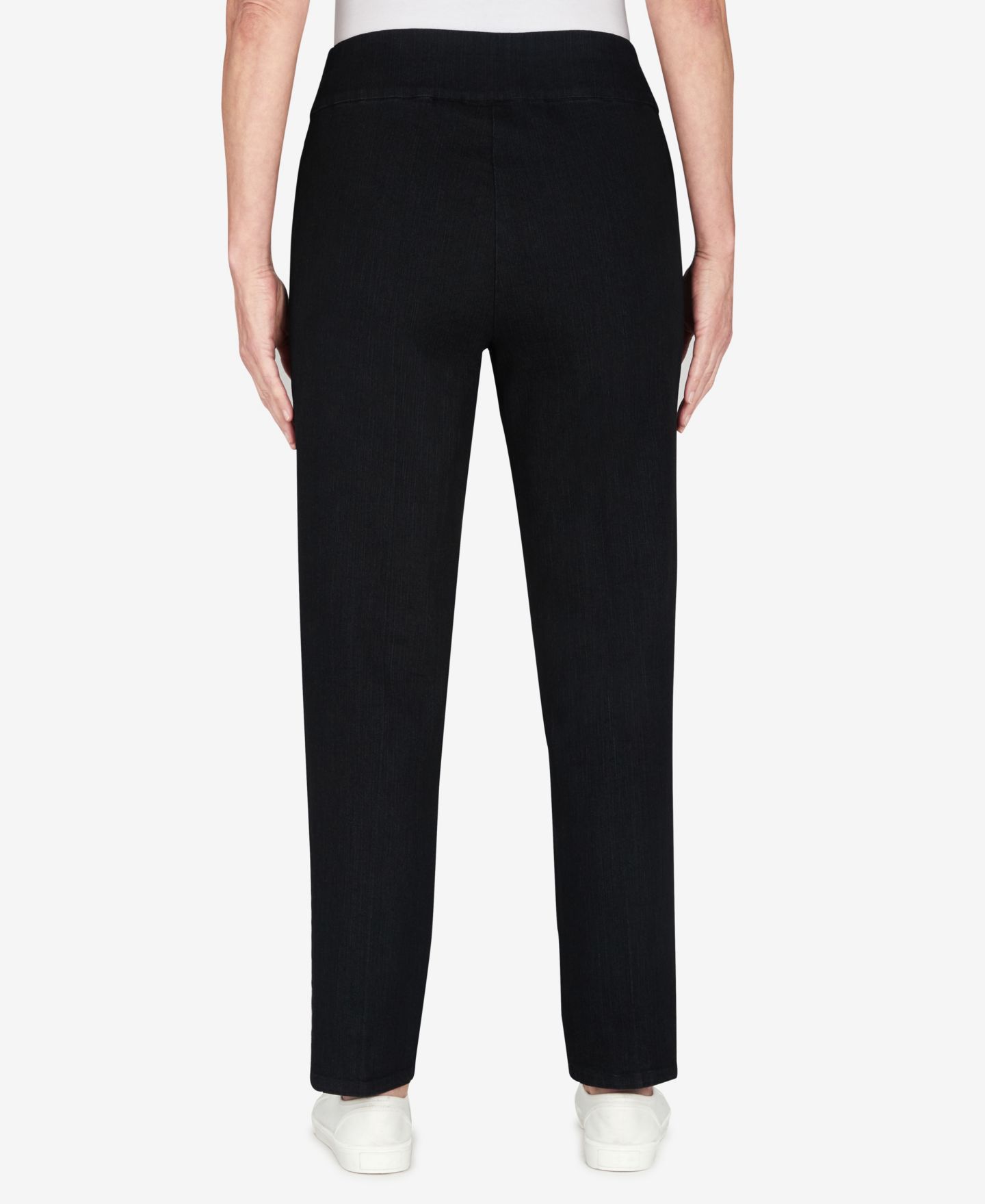 Женские брюки Alfred Dunner Petite Mid-Rise Pull On Straight Leg Denim Pants, Petite & Petite Short, цвет: Чёрный — фото 2