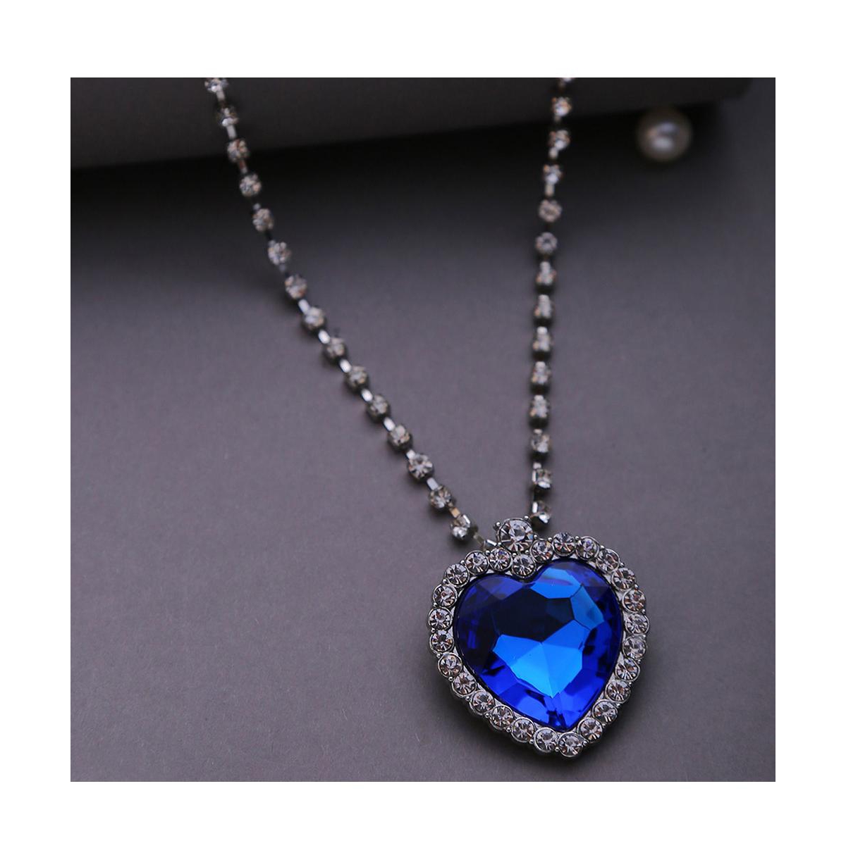Shop Sohi Women's Blue Heart Stone Pendant Necklace