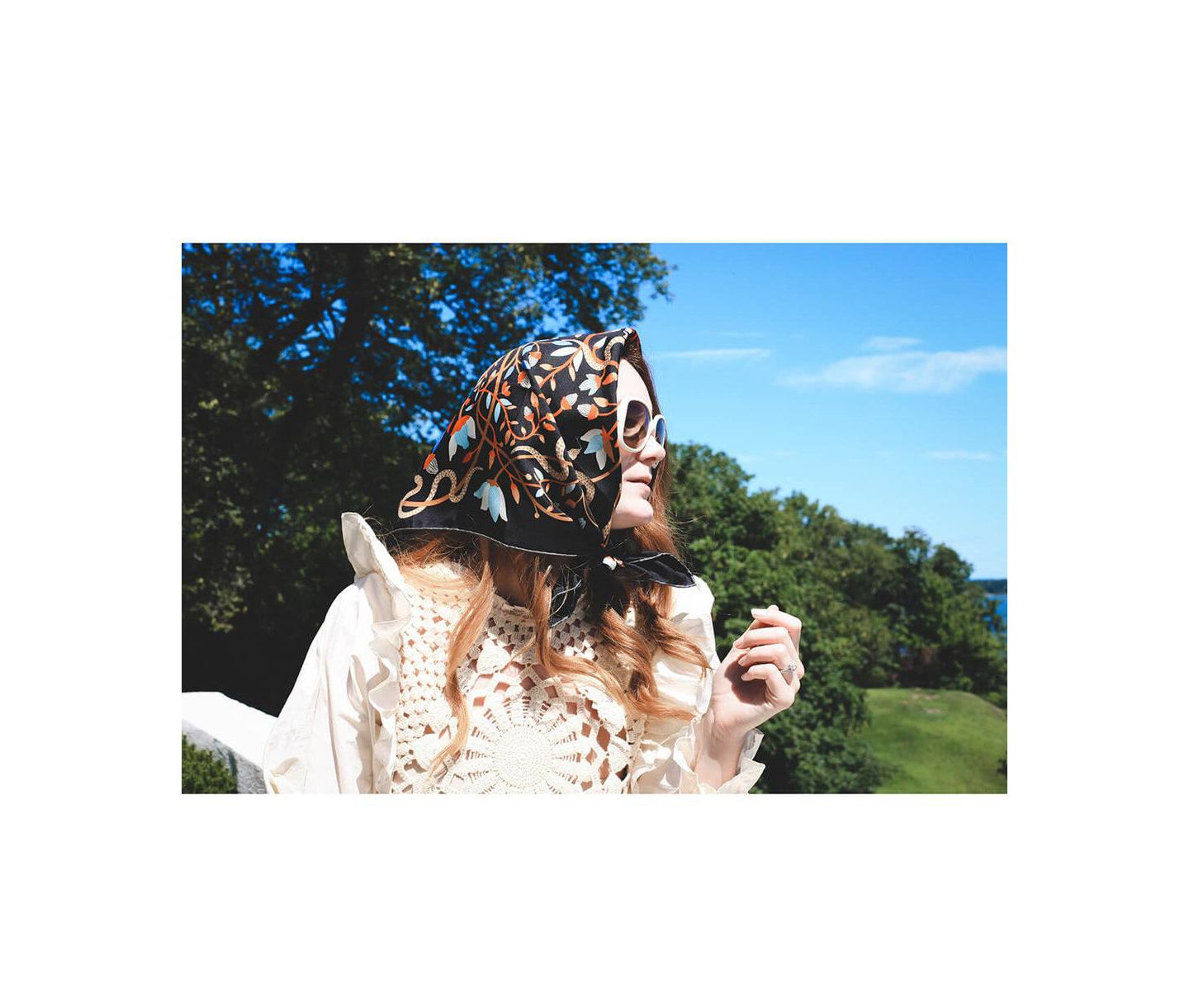 Женский шарф Jessie Zhao New York Double Sided Silk Scarf Of Night's Enchanted Garden, цвет: Чёрный / Оранжевый — фото 3