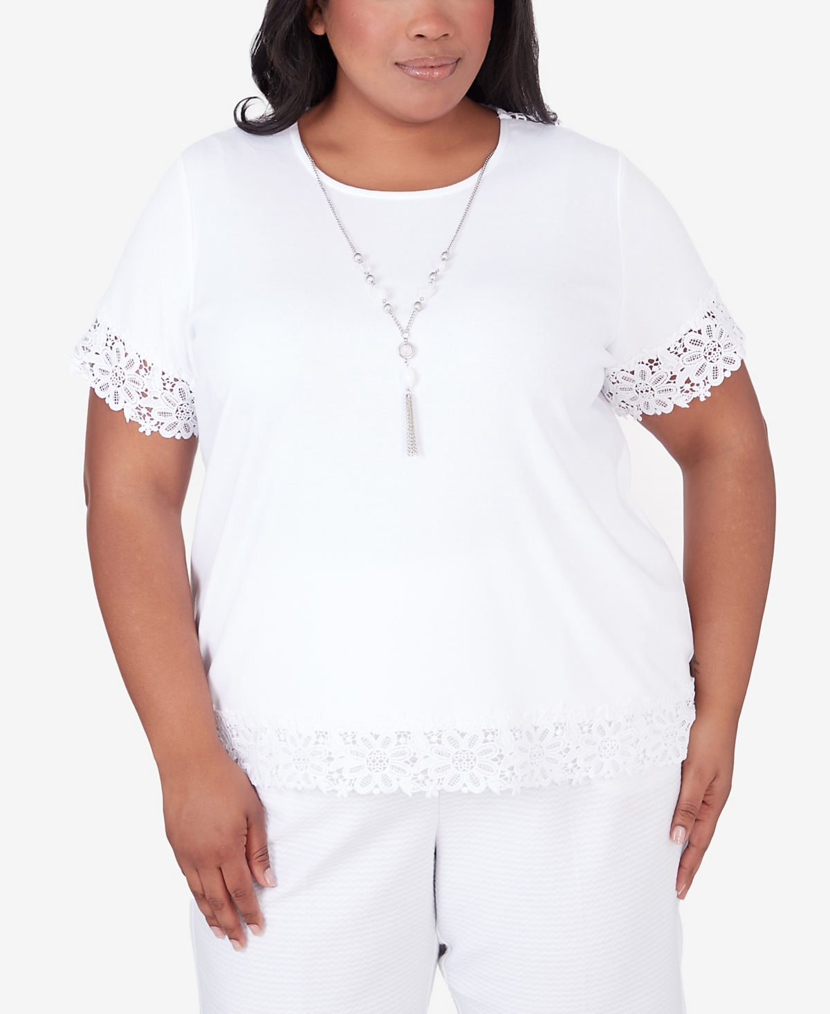 Plus Size Charleston T-shirt with Lace Border Details and Detachable Necklace - White