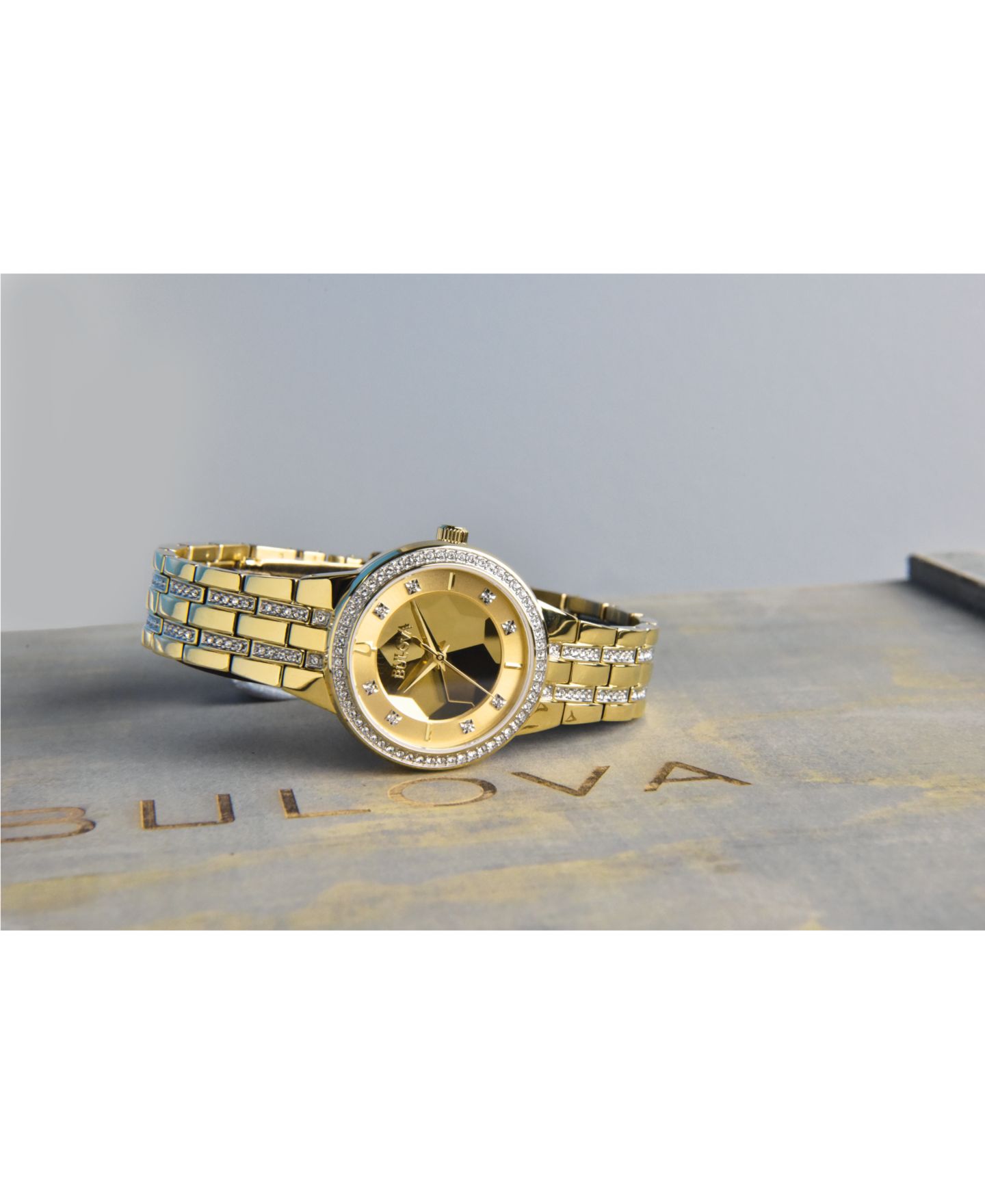 Женские часы Bulova Phantom Gold-Tone Stainless Steel Bracelet Watch 33mm — фото 4