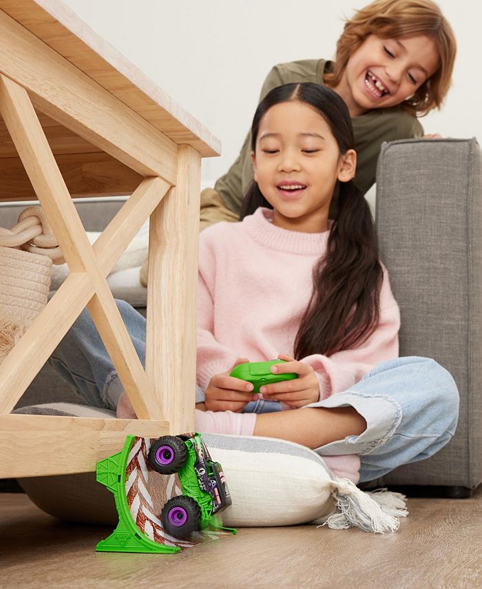 Monster Jam, Grave Digger Remote Control Monster Truck 1:64 Scale, Includes Ramp, RC Cars - Multi